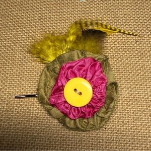 NWT Handcrafted Mixed Media Yo-yo Hairpin